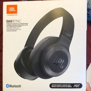 JBL E65BTNC wireless over-ear headphones